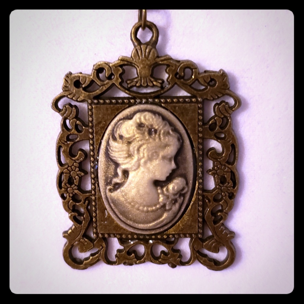 New! Handcrafted 18” Lady Rose Tan Cameo Necklace